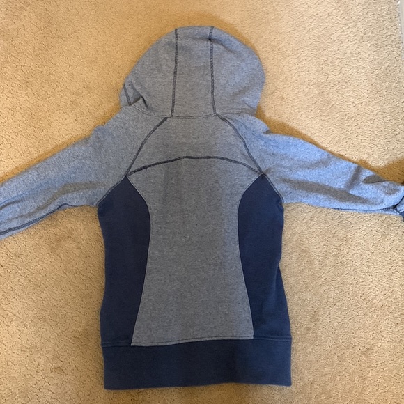 Medium 90 degree zip up hoodie - Picture 3 of 3